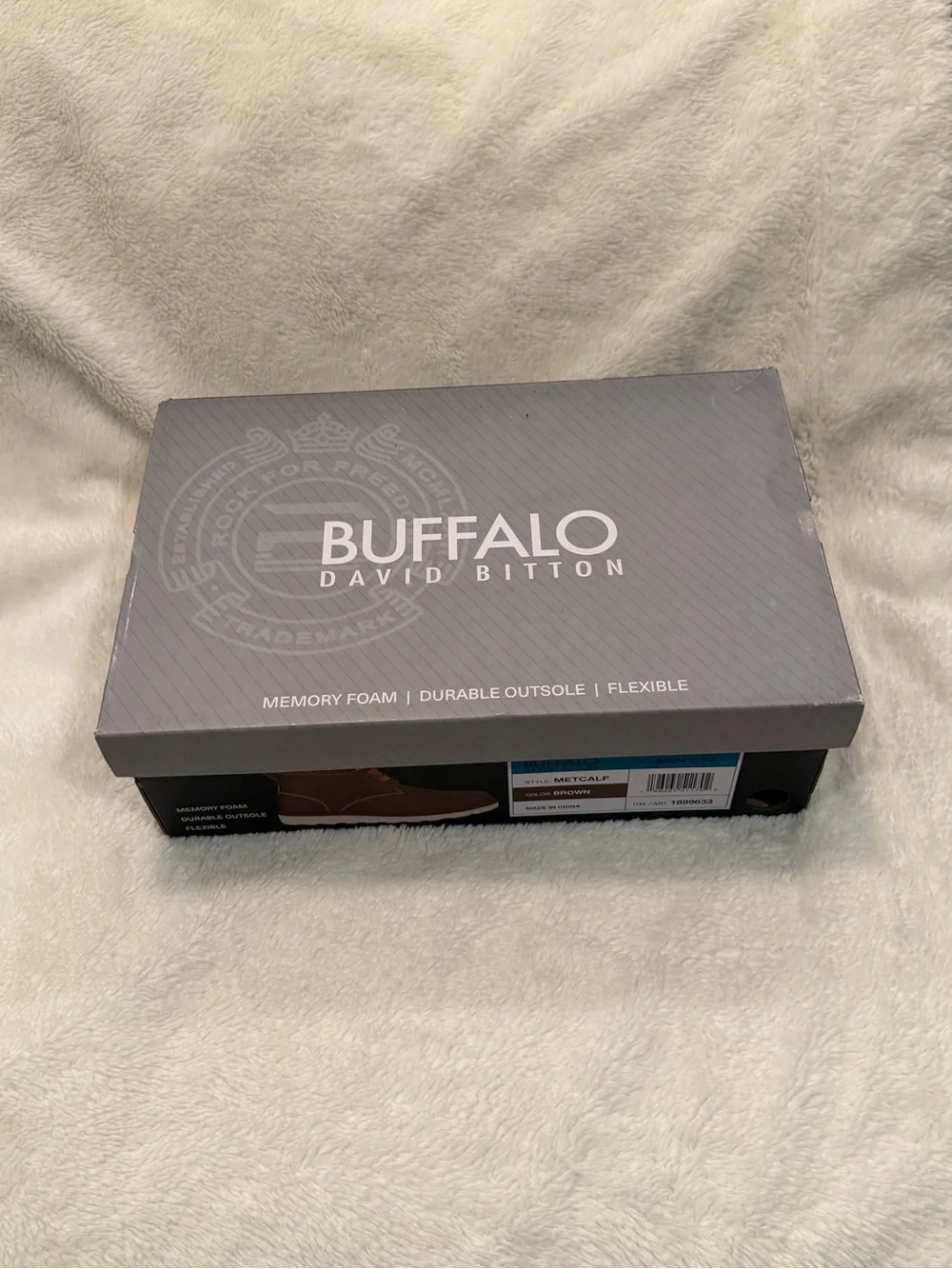 NWT Buffalo David Bitton Brown Leather Chukka Boots with White Sole
